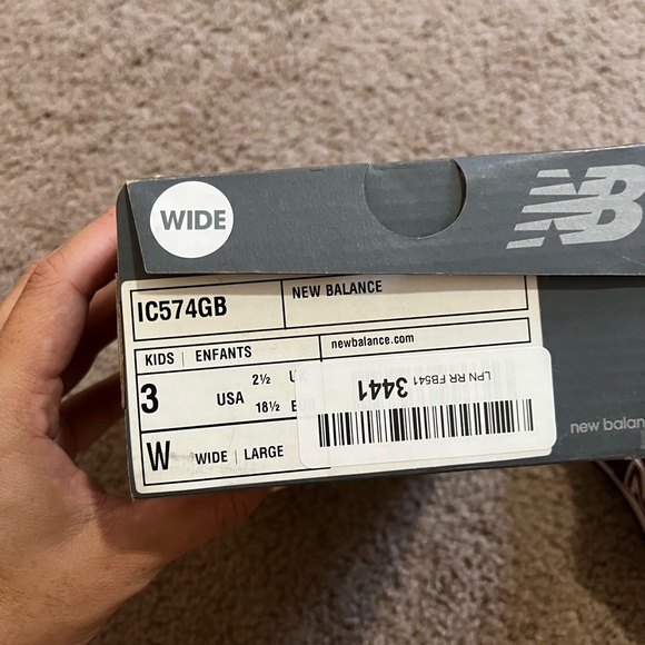 New Balance 574 infant sneakers in burgundy red Size 3C wide - Picture 7 of 7